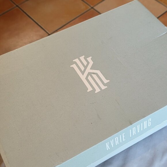 Nike Kyrie Flytrap V - Excellent Condition Size 14 Men's - Picture 3 of 13